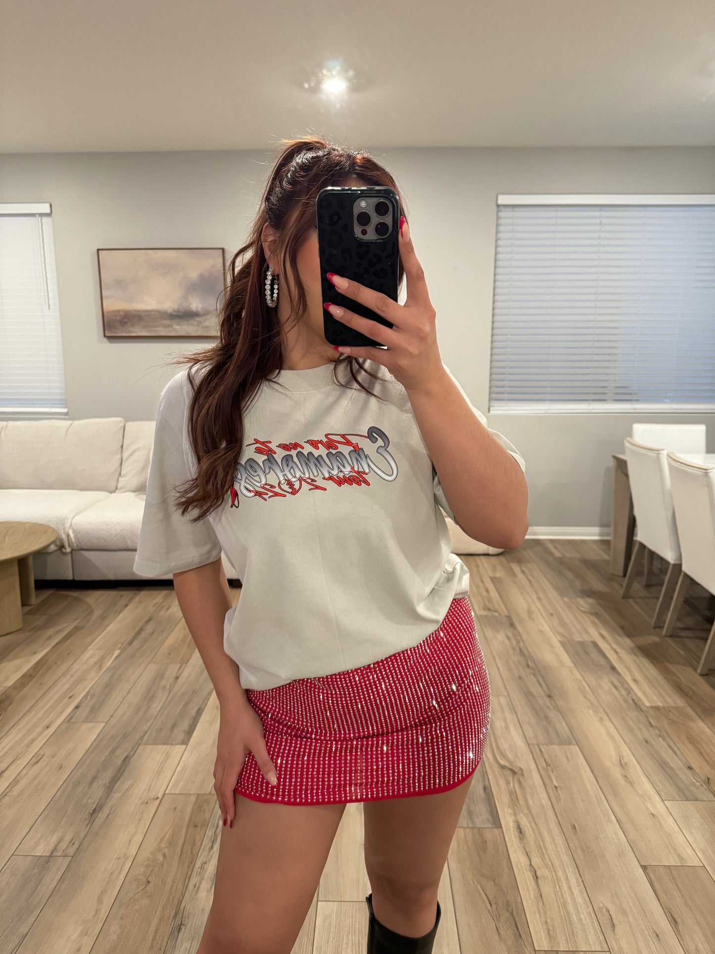 Pero no te Enamores tour tee (Bone) Women’s