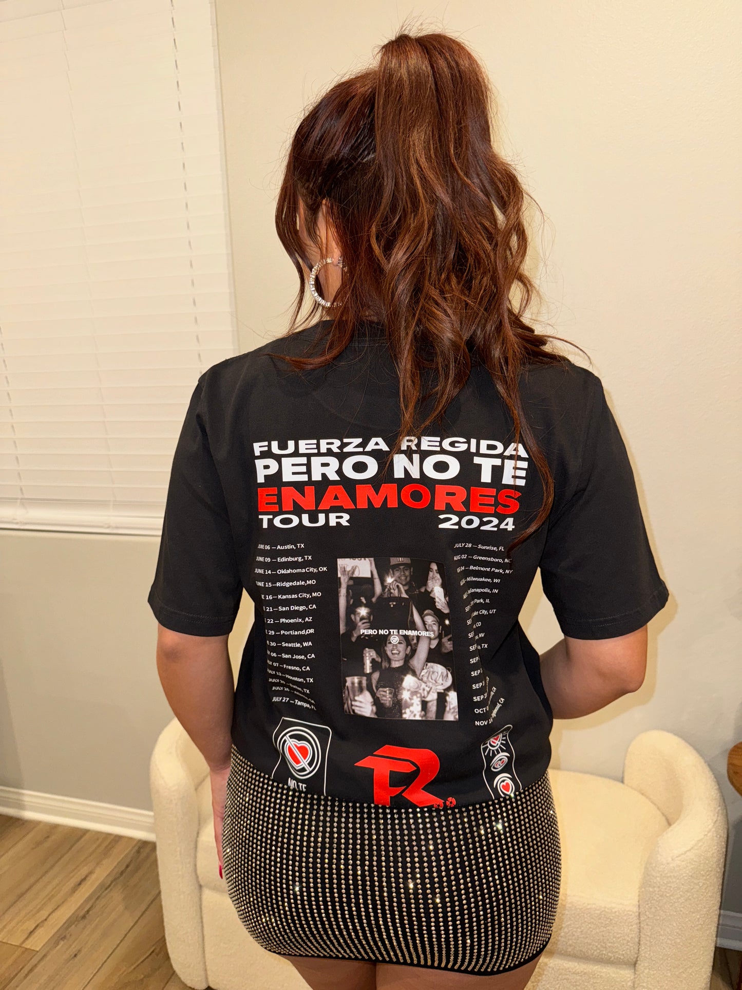Pero no te Enamores tour tee (Faded black) Women’s