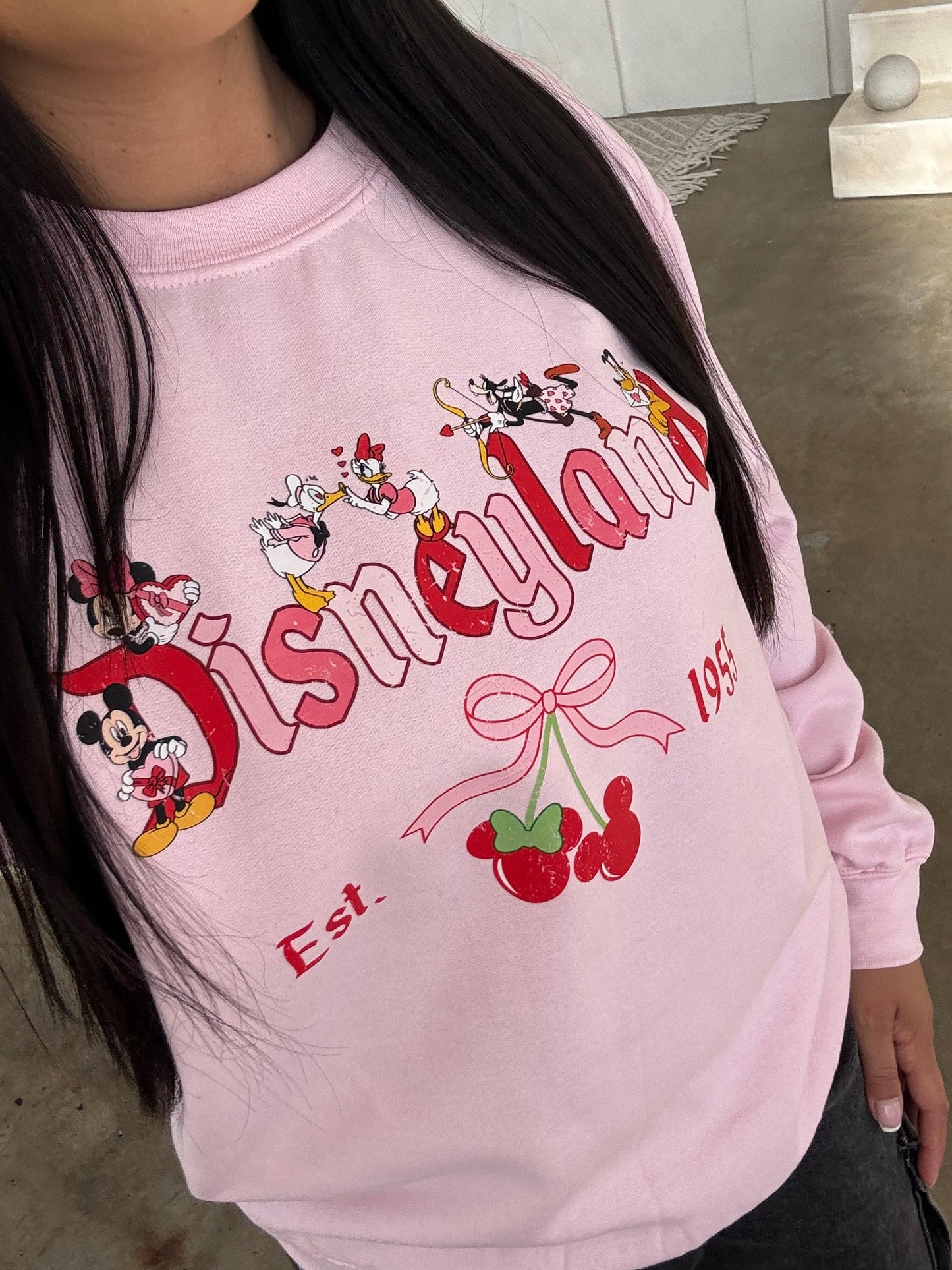 Disneyland Coquette est 1995 Cherry Crewneck
