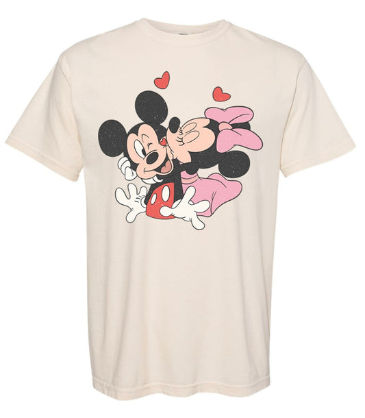 Mickey & Minnie kisses